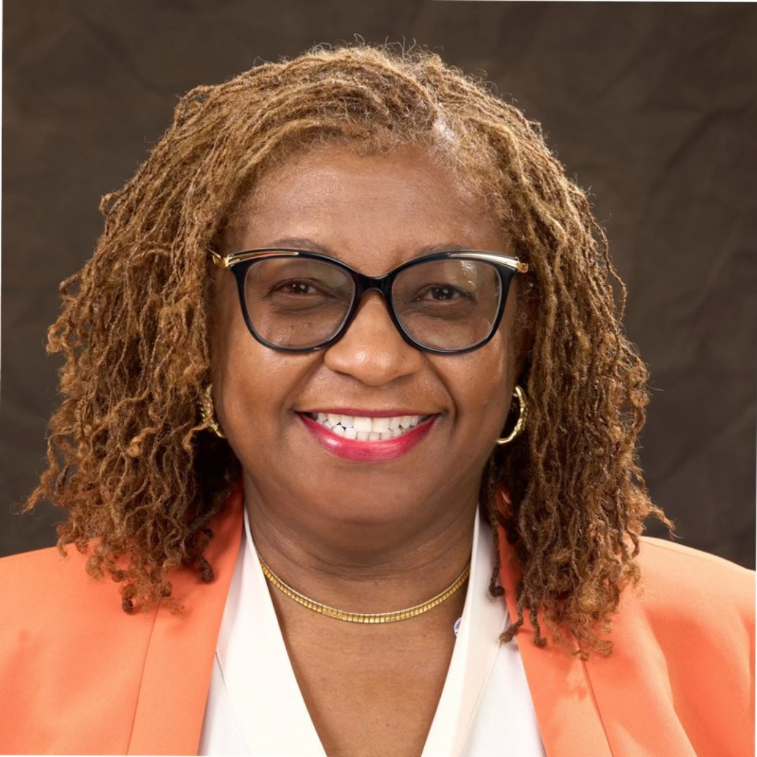 Gloria Davis portrait photo.