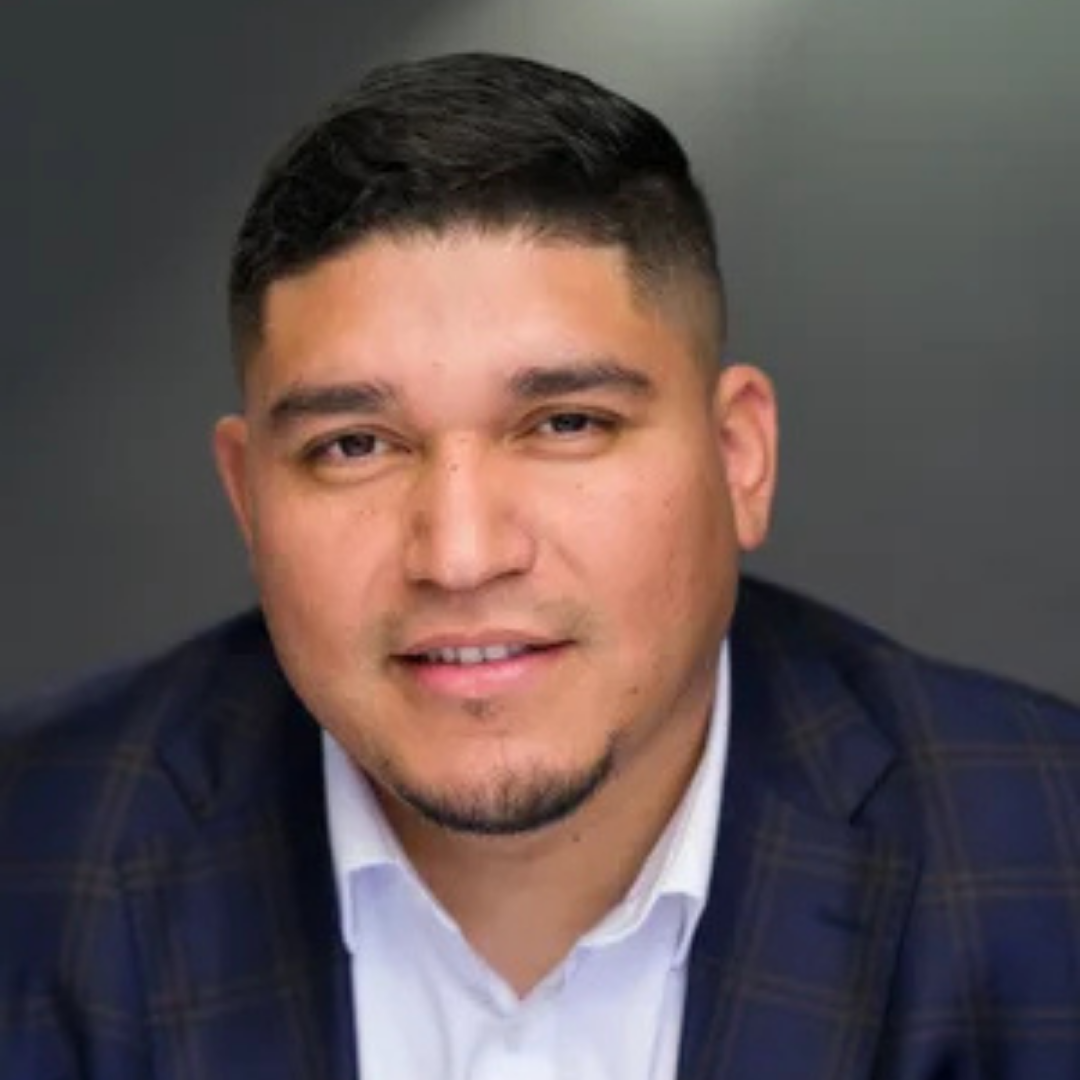 Luis Vasquez portrait photo.